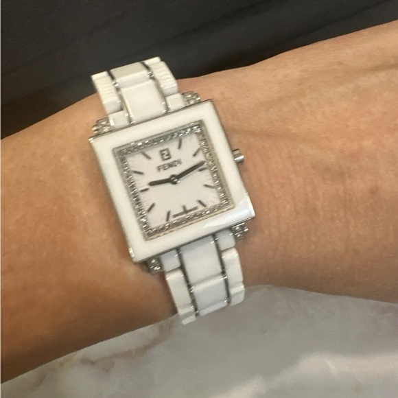Fendi white ceramic Quatro watch - Picture 3 of 5